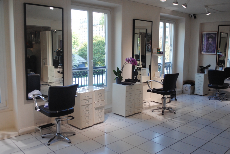 salon-coiffure-LE MUY-min_floor-home-office-property-living-room-room-781228-pxhere.com